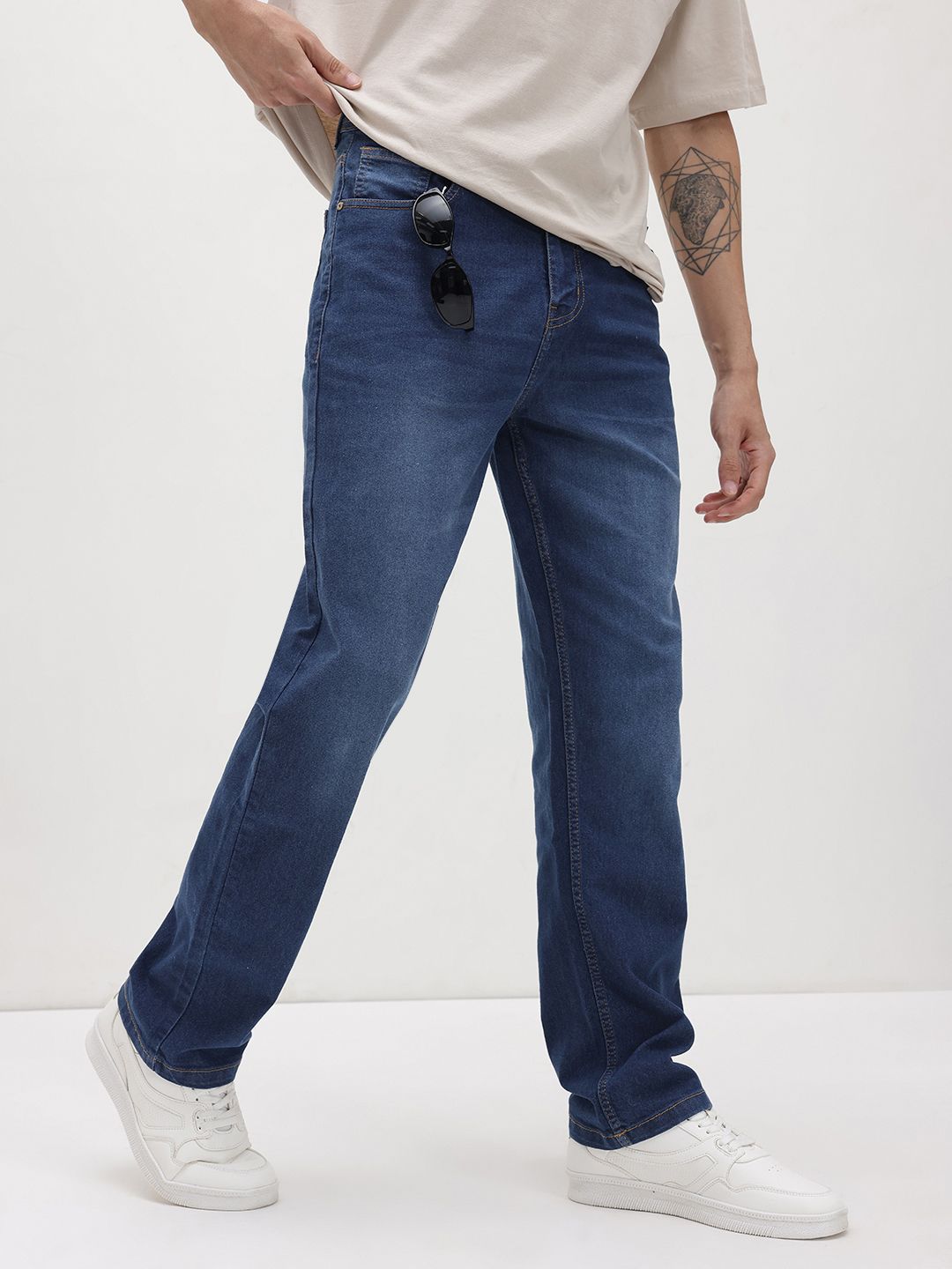 The Roadster Life Co. Men Straight Fit Mid-Rise Light Fade Stretchable Jeans
