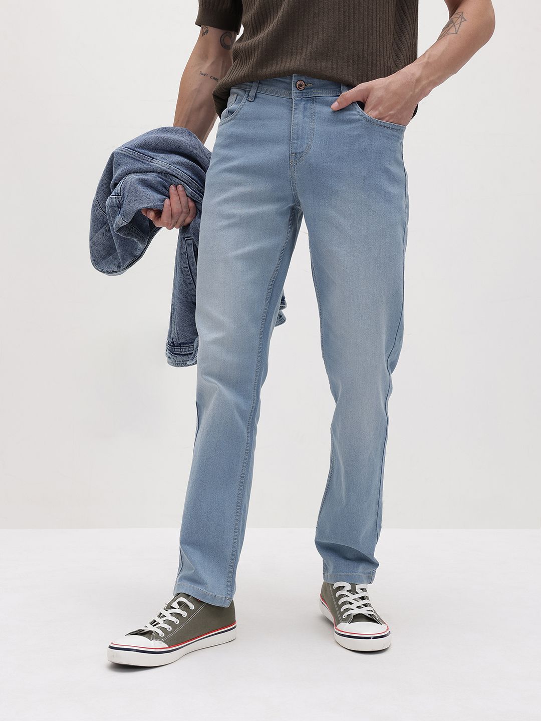 The Roadster Life Co. Men Slim Fit Mid-Rise Light Fade Stretchable Jeans