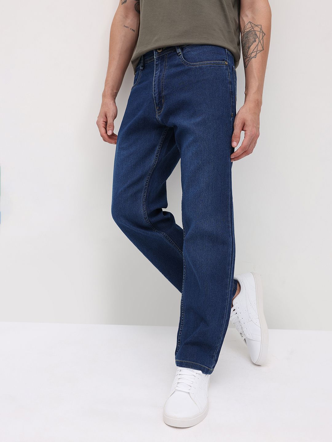 The Roadster Life Co. Men Relaxed Fit Mid-Rise Light Fade Stretchable Jeans