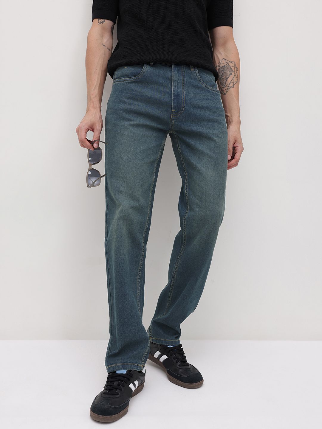 The Roadster Life Co. Men Mid-Rise Light Fade Regular Fit Stretchable Jeans