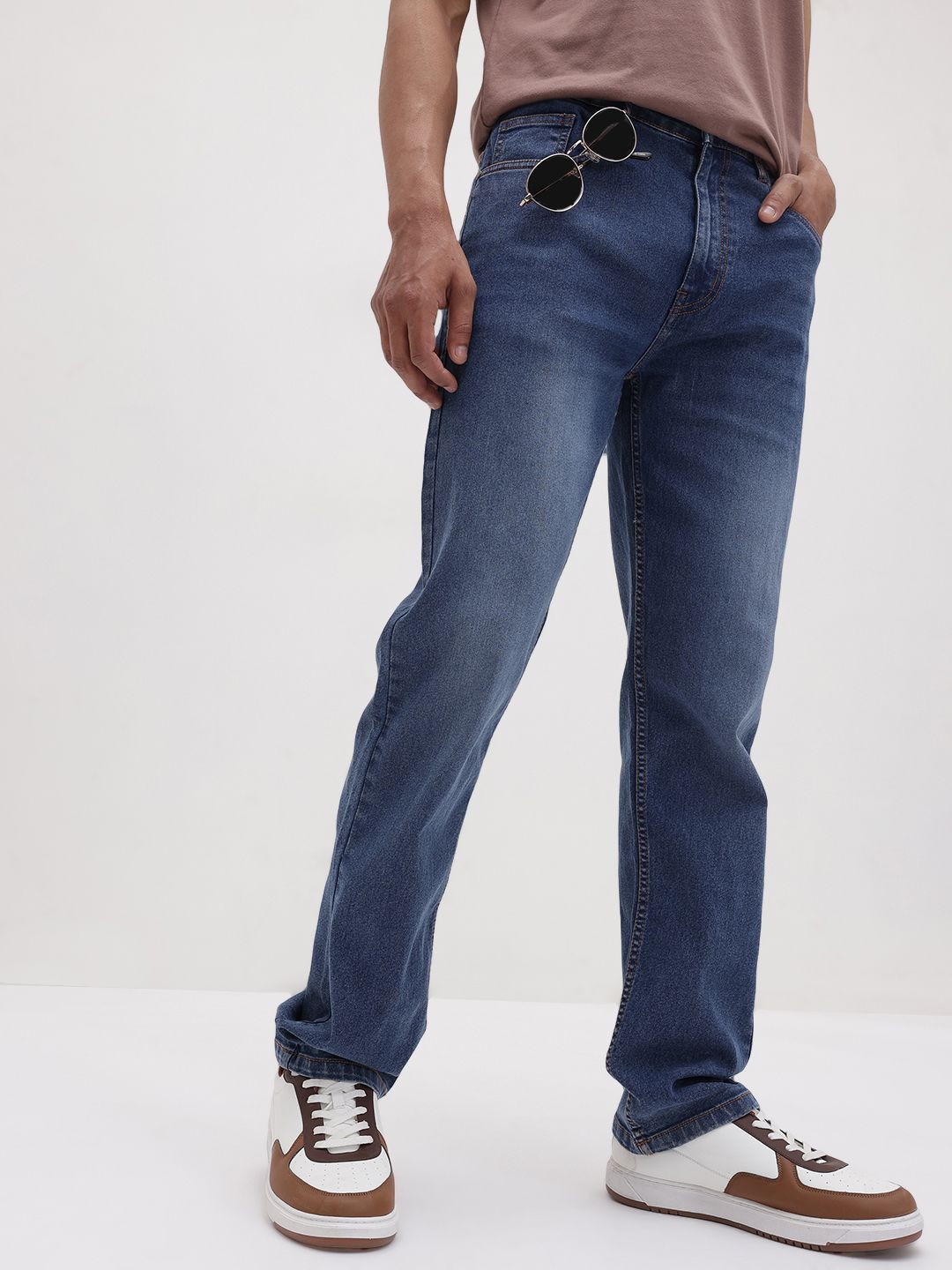 The Roadster Life Co. Men Regular Fit Mid-Rise Light Fade Stretchable Jeans