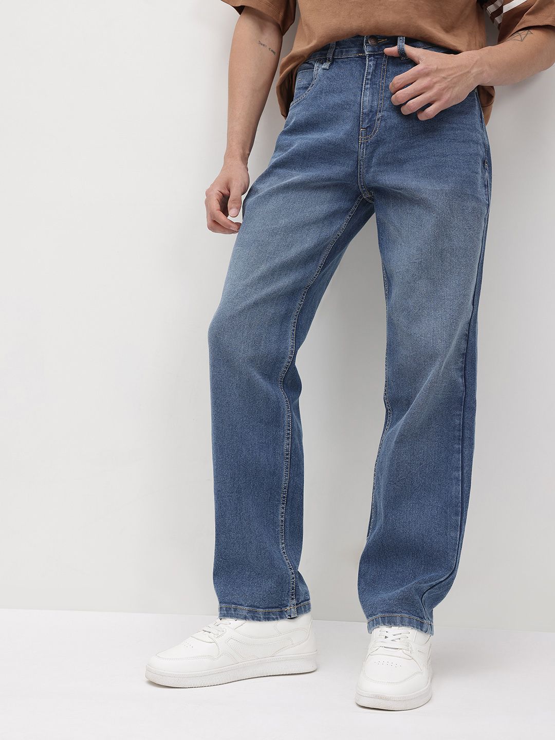 The Roadster Life Co. Men Straight Fit Faded Jeans