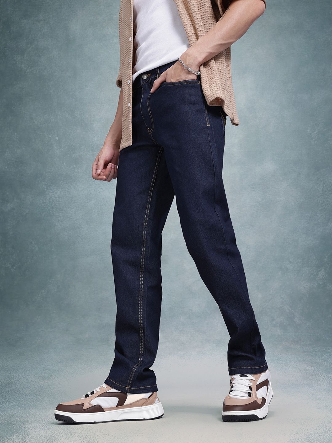 The Roadster Life Co. Men Regular Fit Mid-Rise Light Fade Stretchable Jeans