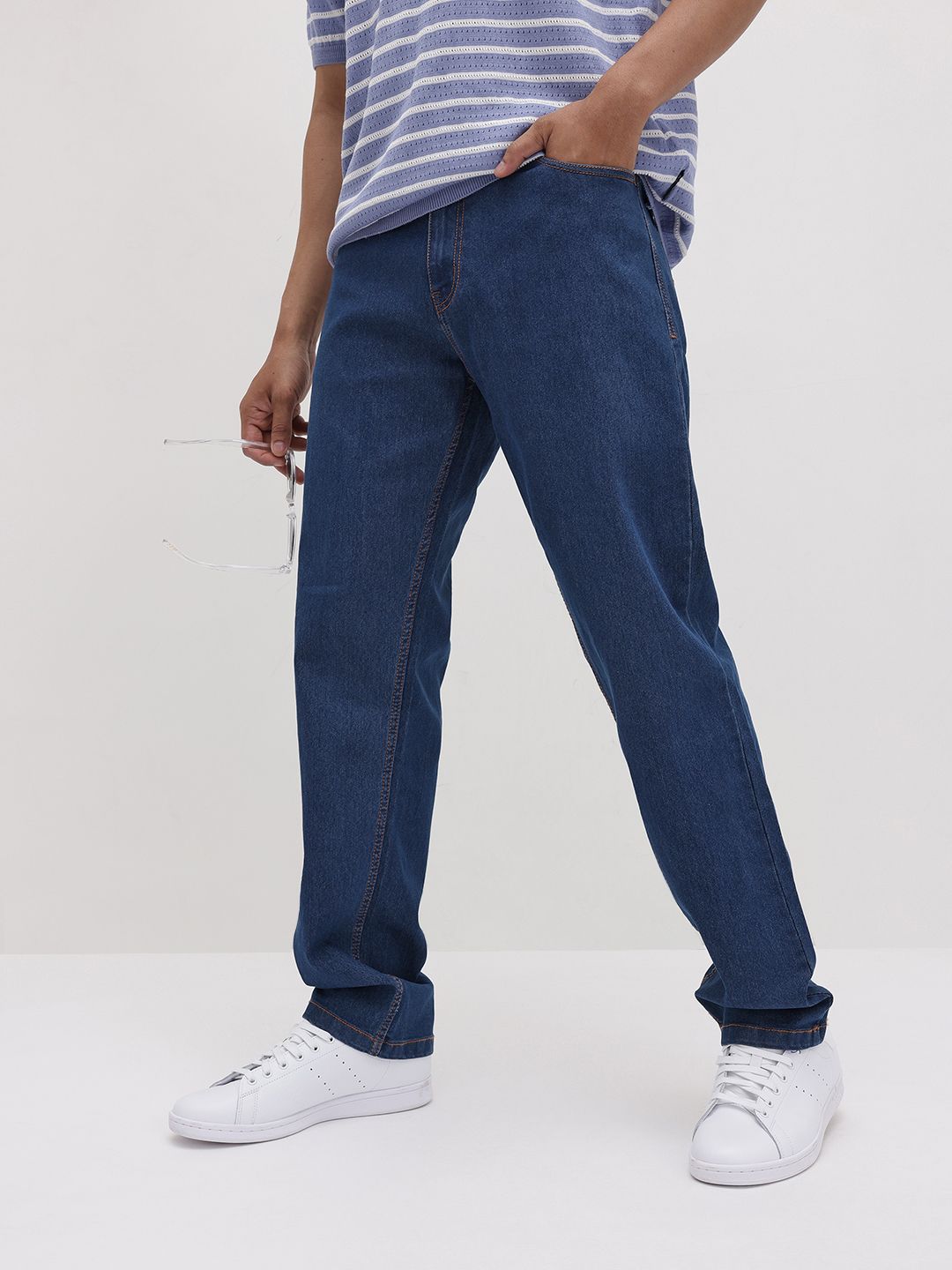 The Roadster Life Co. Men Mid-Rise Stretchable Straight Fit Jeans