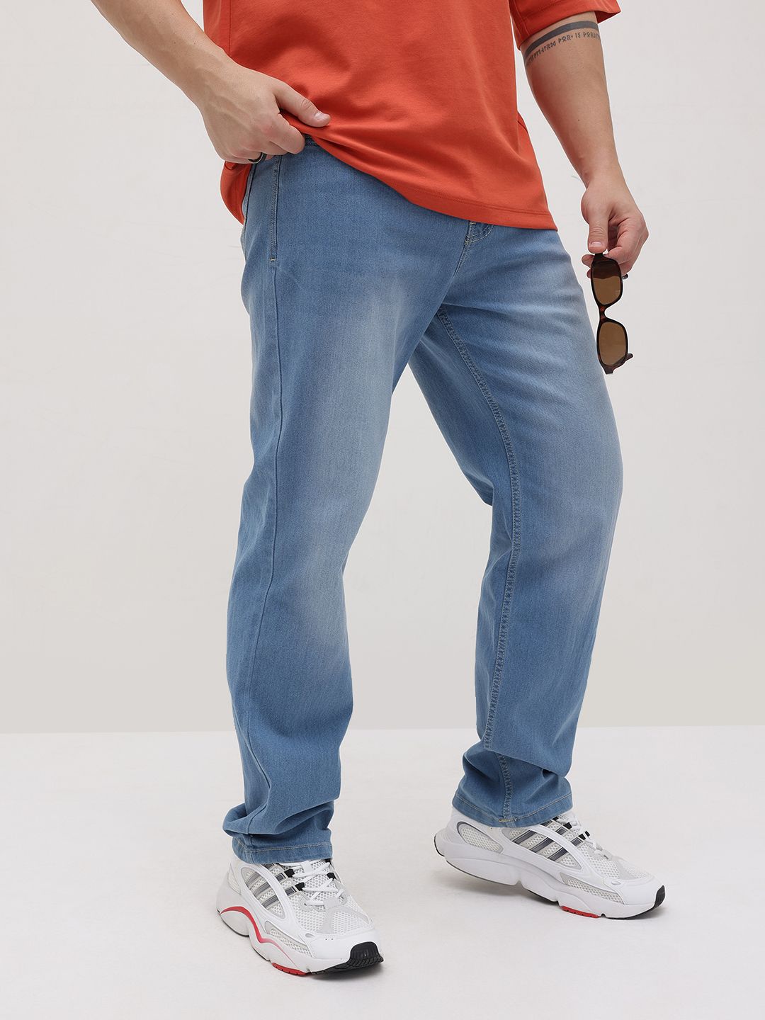 The Roadster Life Co. Men Straight Fit Faded Jeans