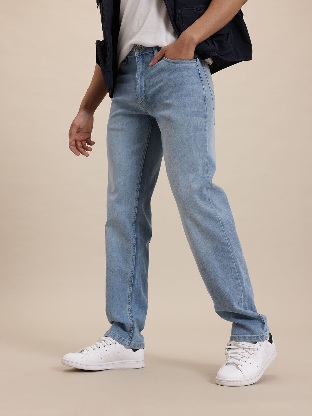 The Roadster Life Co. Men Regular Fit Mid-Rise Light Fade Stretchable Jeans