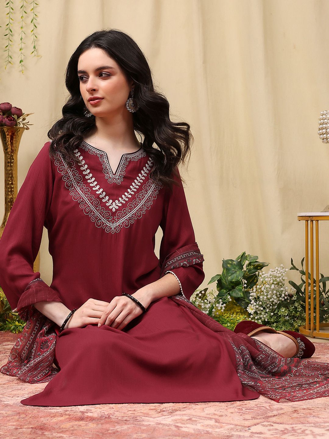 Floral Embroidered Kurta Set Nayam By Lakshita Floral Embroidered Thread Work Straight Kurta with Palazzos & Dupatta