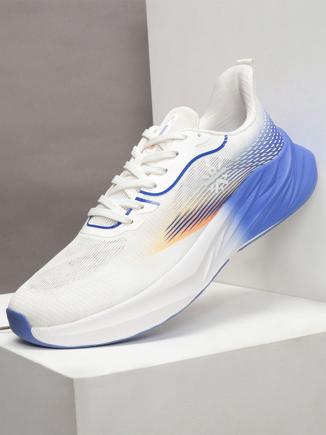CULT Men Onyx Running Shoes White / Blue