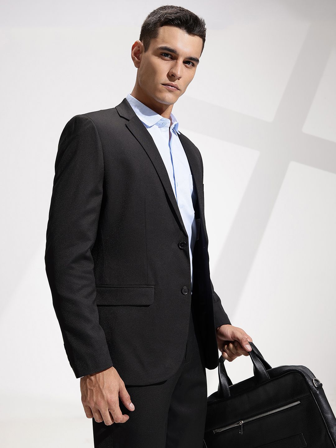 INVICTUS Self Design Notched Lapel Collar Single-Breasted Slim Fit 2 Piece Formal Suits