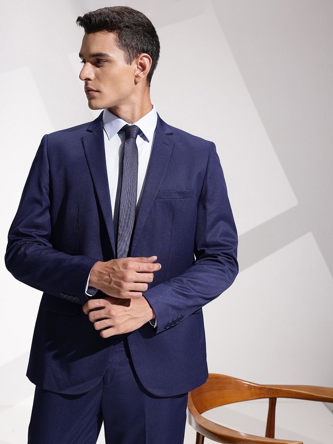 INVICTUS Notched Lapel Collar Single-Breasted Slim Fit 2 Piece Formal Suits