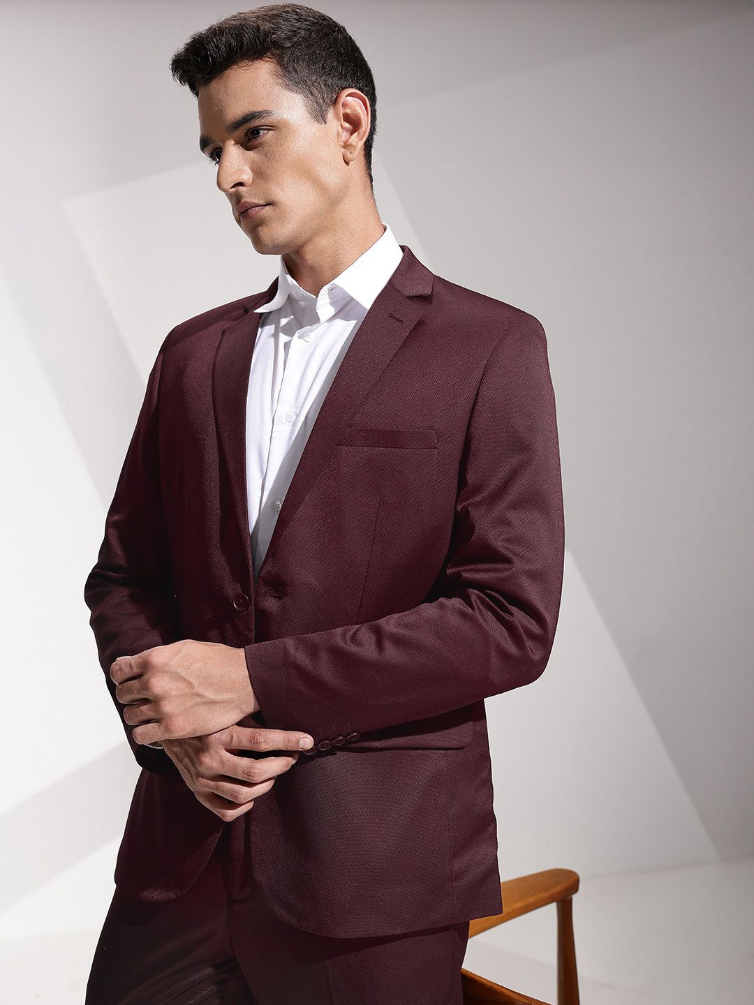 INVICTUS Self Design Textured Slim Fit Single Breasted Formal 2 Piece Suits