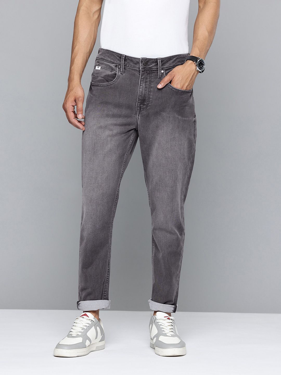 Flying Machine Flying Machine Relaxed Tapered High-Rise Light Fade Jeans