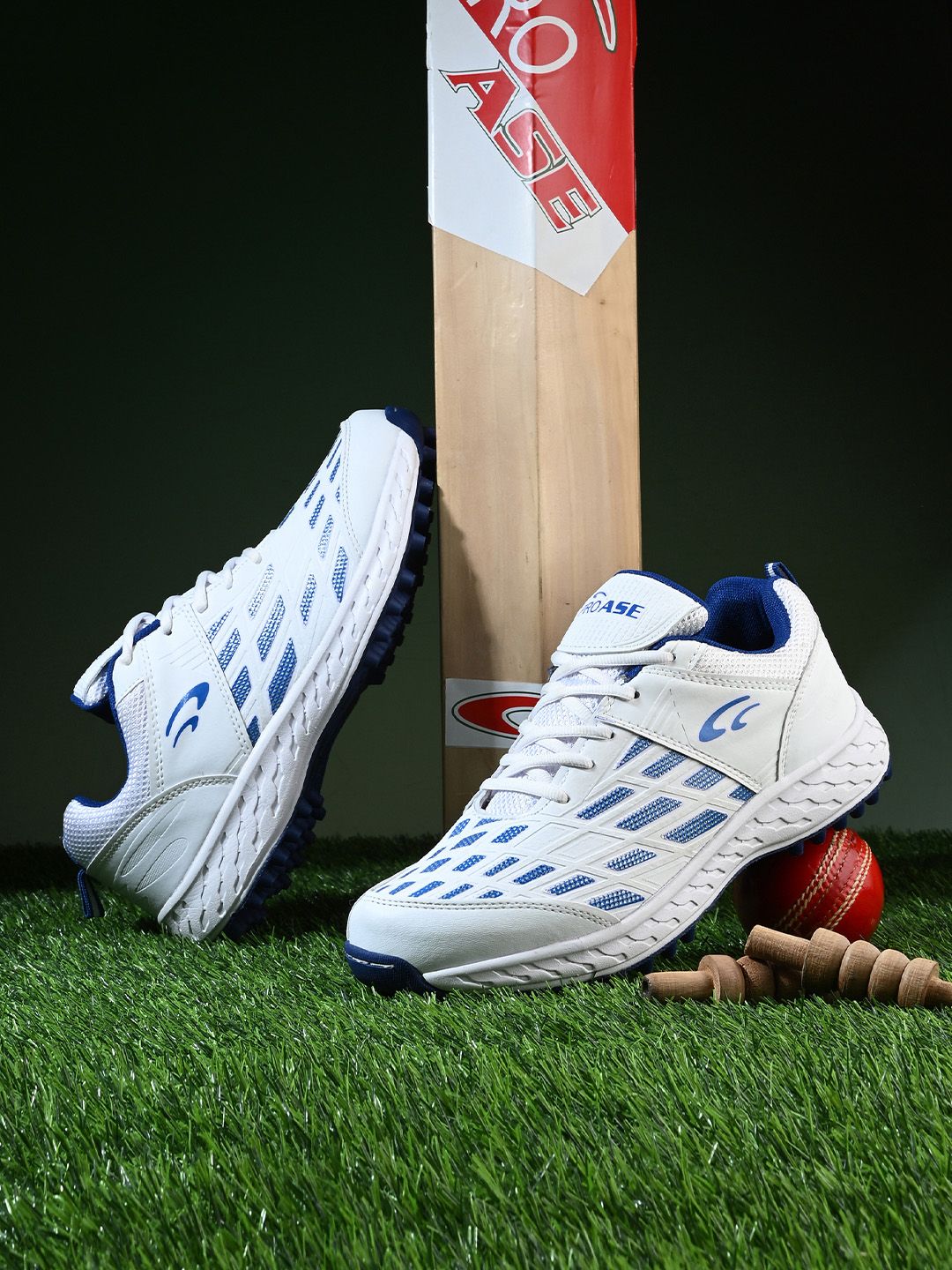 Buy PRO ASE Men Cricket Shoes - Sports Shoes for Men 32864409 | Myntra