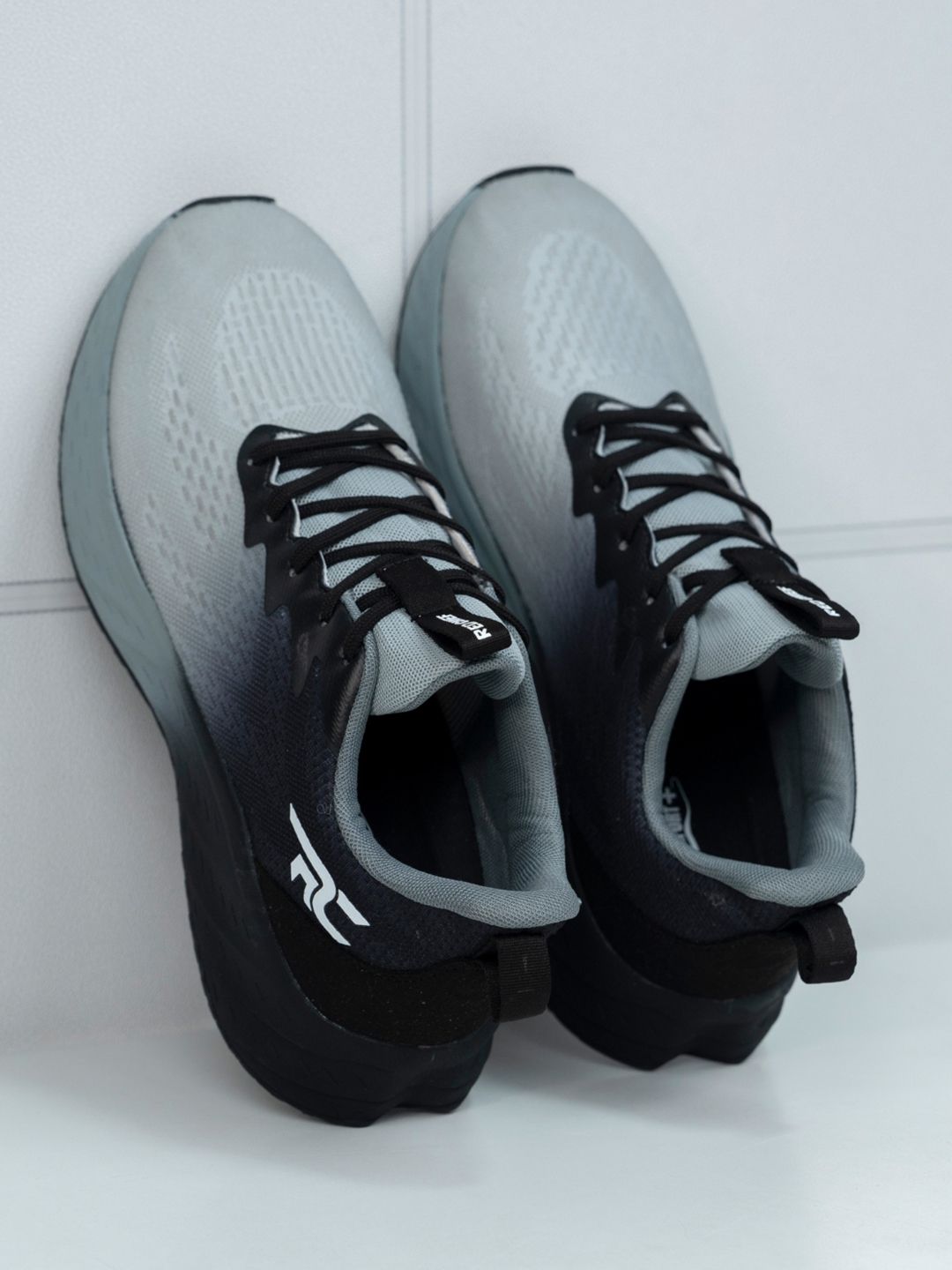 Red Chief Men Mesh Running Non-Marking Shoes