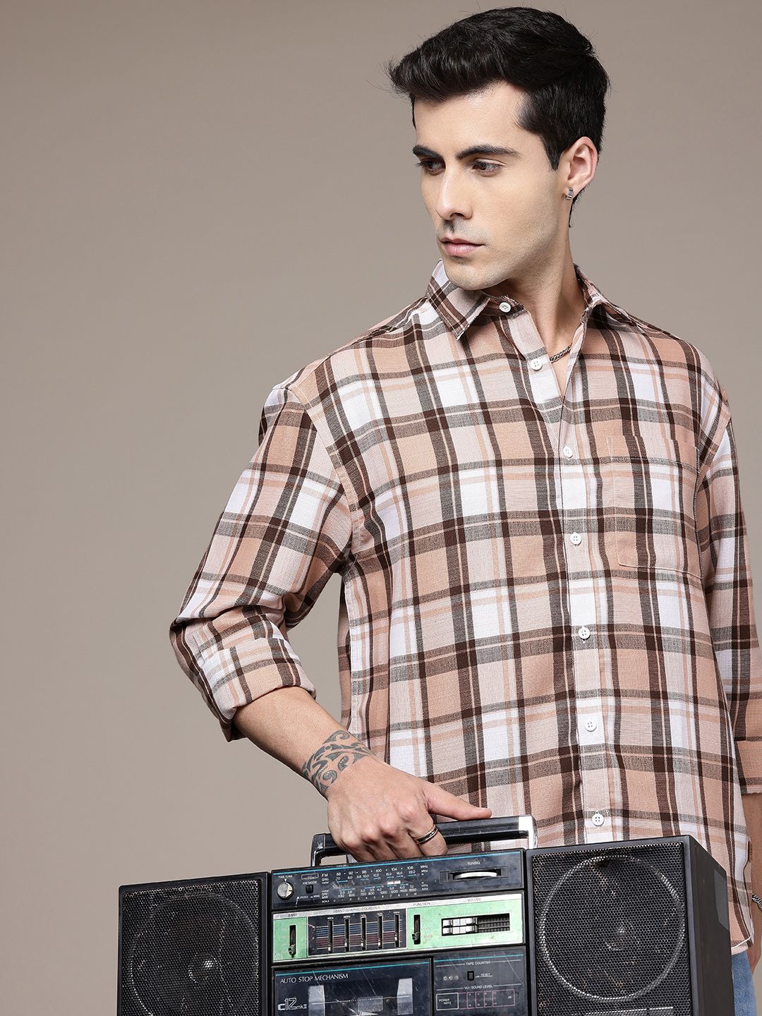 The Roadster Lifestyle Co. Relaxed Fit Checked Casual Shirt