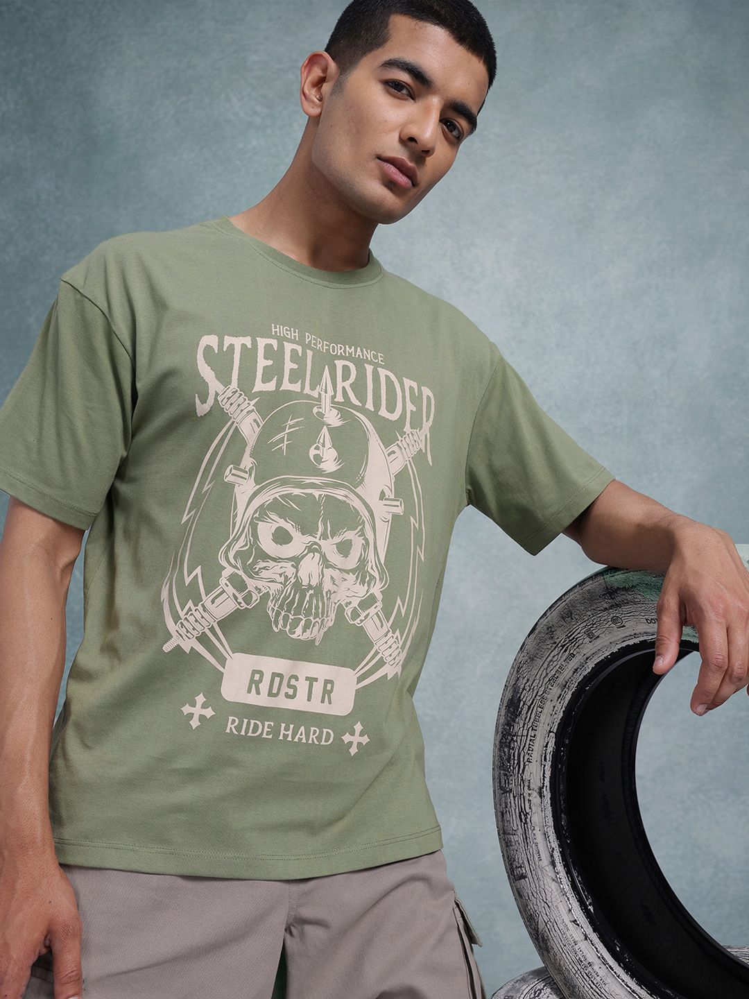 Roadster Men Printed Drop-Shoulder Sleeves T-shirt