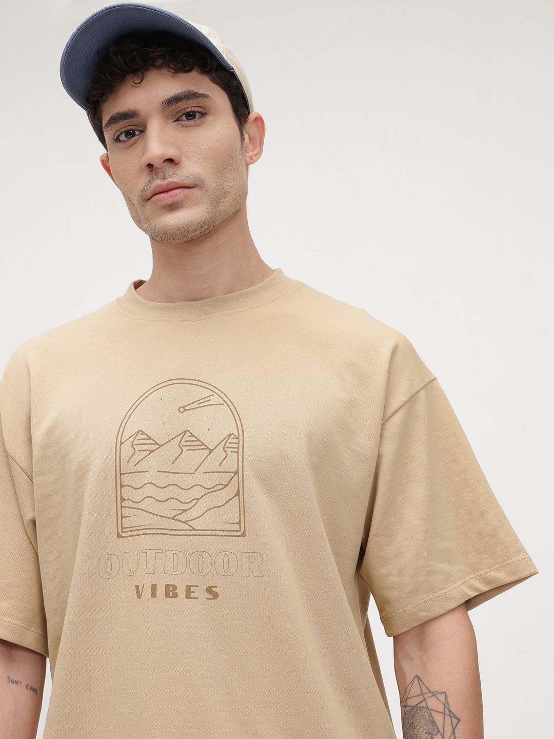 The Roadster Lifestyle Co. Graphic Printed Drop-Shoulder Sleeves Oversized T-shirt