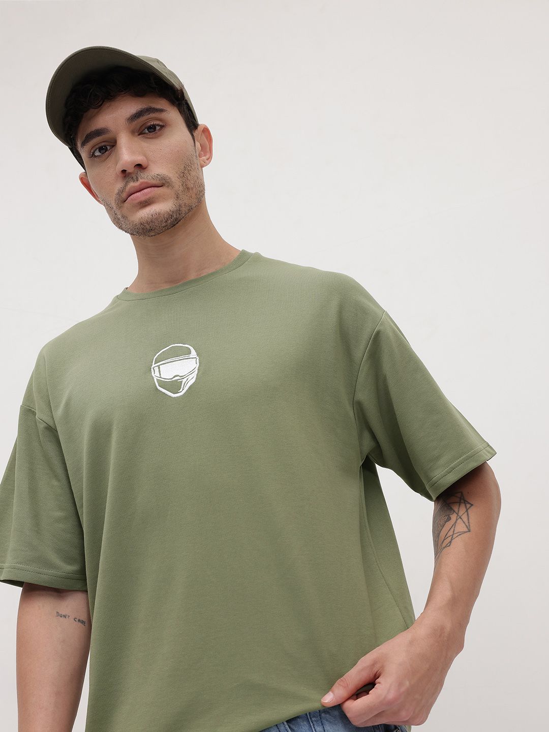 The Roadster Lifestyle Co. Men Drop-Shoulder Sleeves Oversized T-shirt