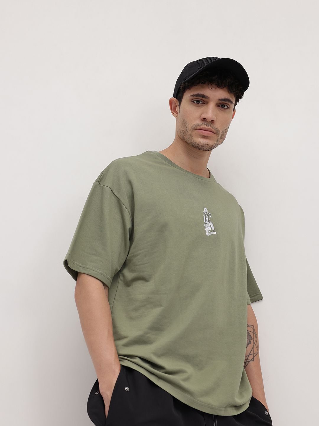 The Roadster Lifestyle Co. Men Drop-Shoulder Sleeves Oversized T-shirt
