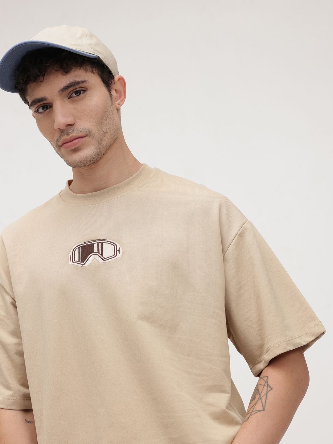 The Roadster Lifestyle Co. Solid Drop-Shoulder Sleeves Oversized T-shirt