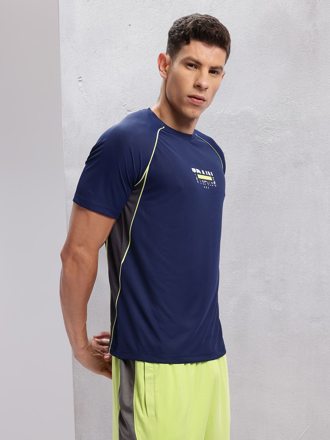 HRX by Hrithik Roshan Contrast Piping Rapid-Dry Training T-shirt