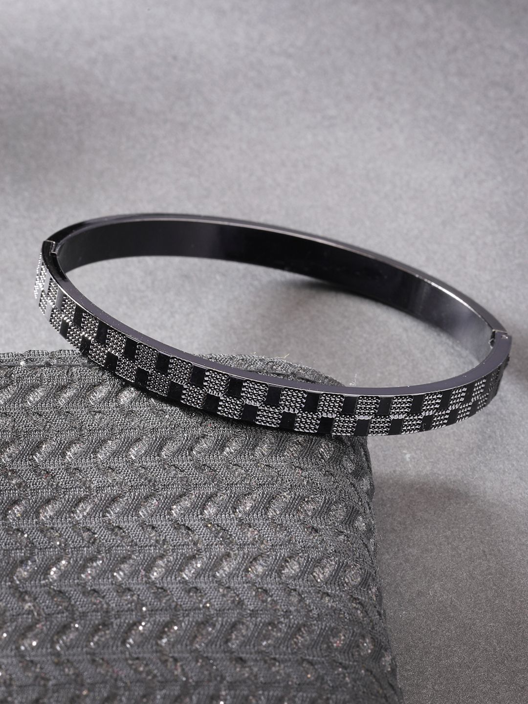 Roadster Men Black Rhodium-Plated Stainless Steel Kada Bracelet
