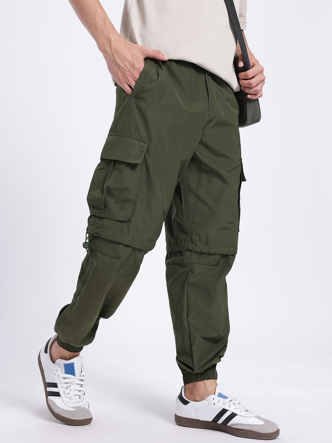 glitchez Men Loose Fit Cargo Joggers Offers & Cashback