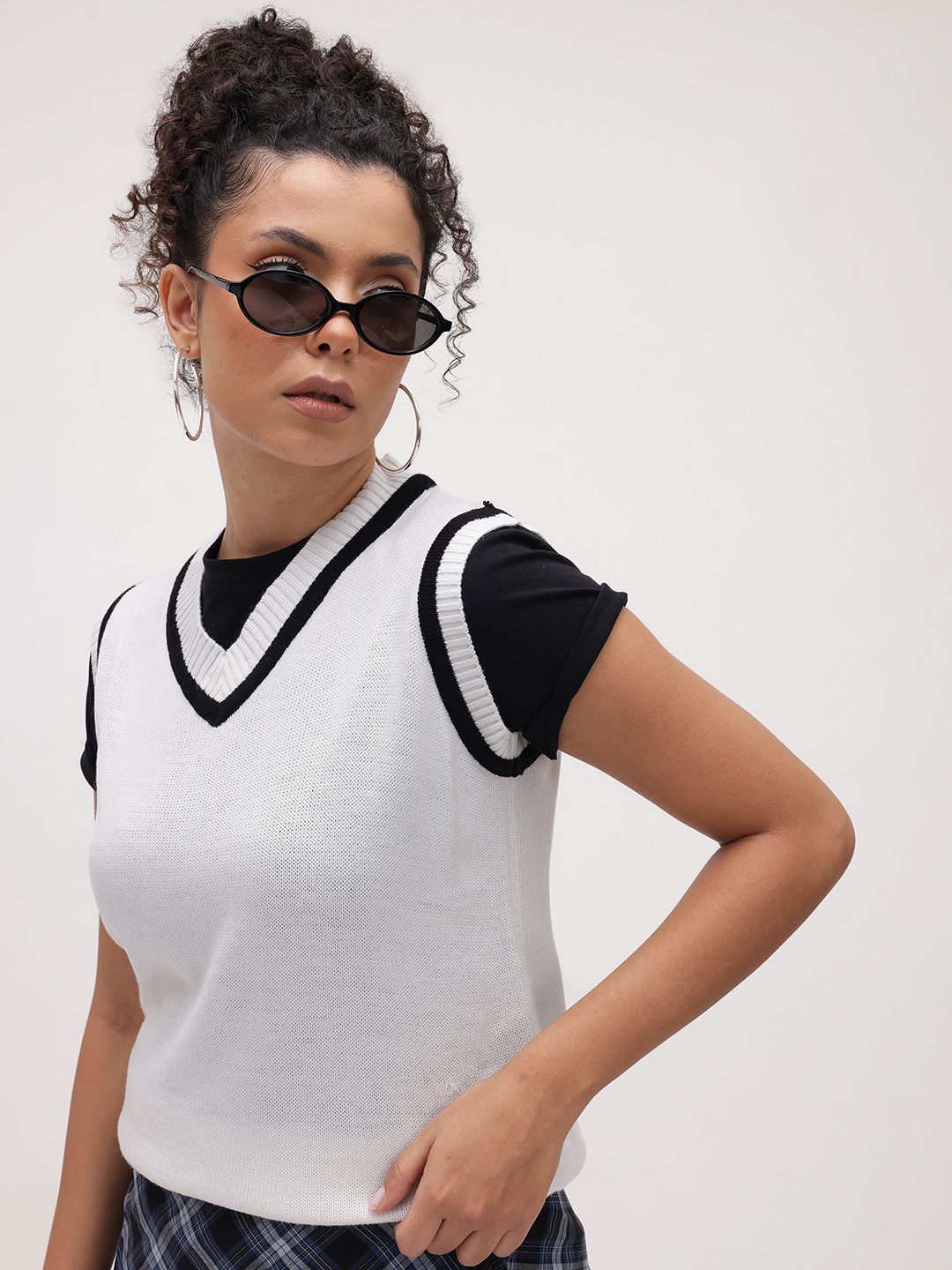 The Roadster Life Co. Women Acrylic Sweater Vest