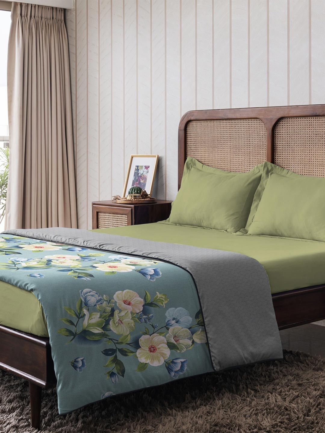 The Happy Pod Green & Blue Floral Microfiber AC Room 80 GSM Double Bed Dohar