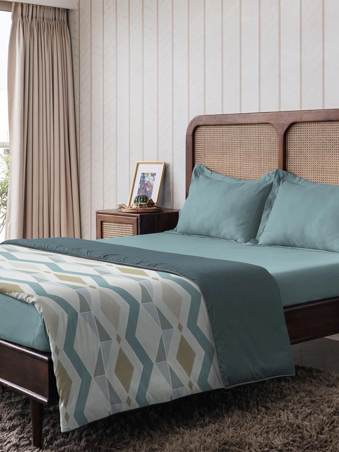 The Happy Pod Blue & Green Geometric Microfiber AC Room 80 GSM Double Bed Dohar