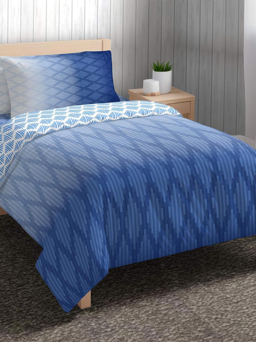 The Happy Pod Blue & White Geometric Pure Cotton AC Room 150 GSM Single Bed Comforter