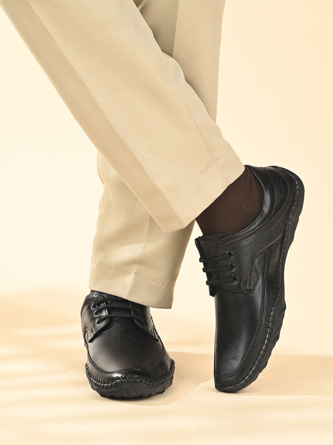LOUIS STITCH Men Jet Black Genuine Leather Ultra Lightweight Derby Shoes