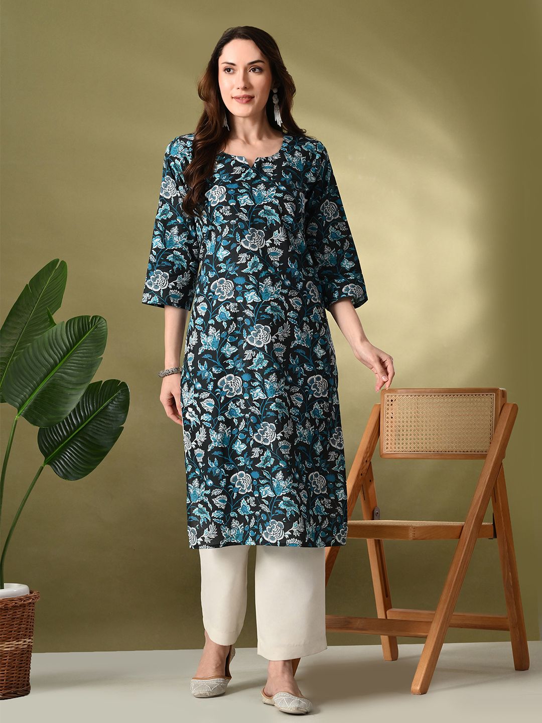Lavantika Floral Printed Notch Neck Straight Pure Cotton Kurta