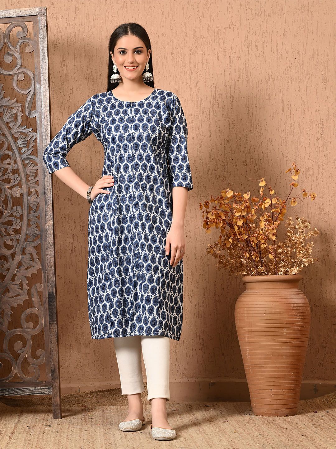 Lavantika Paisley Printed Round Neck Straight Pure Cotton Kurta