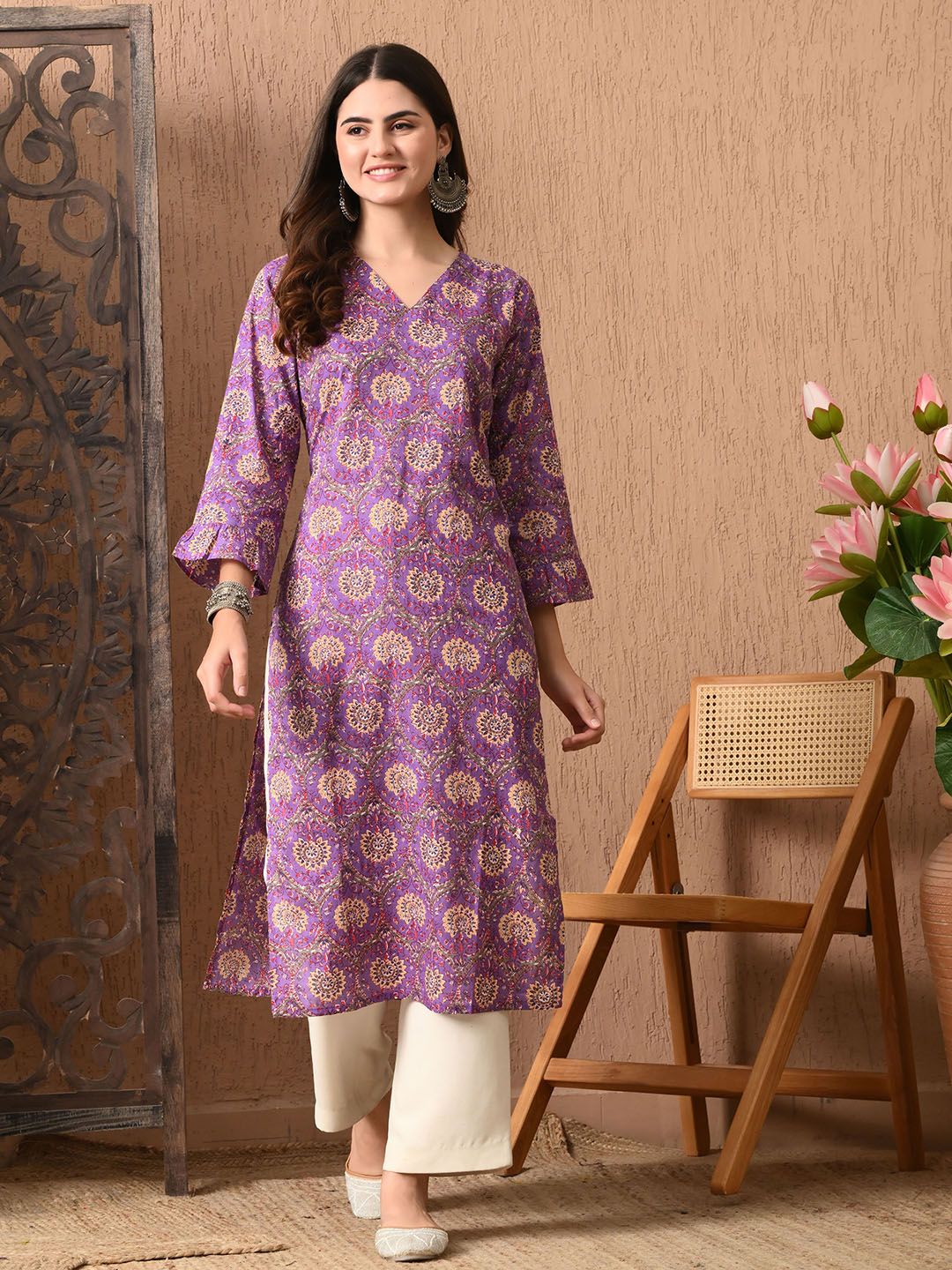 Lavantika Floral Printed V-Neck Straight Pure Cotton Kurta