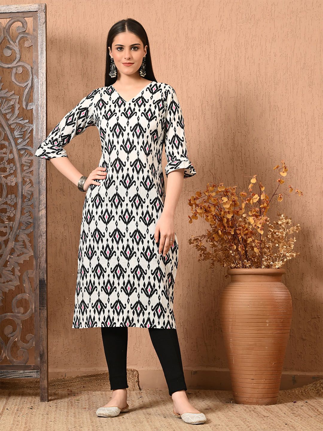 Lavantika Ikat Printed V-Neck Cotton Straight Kurta