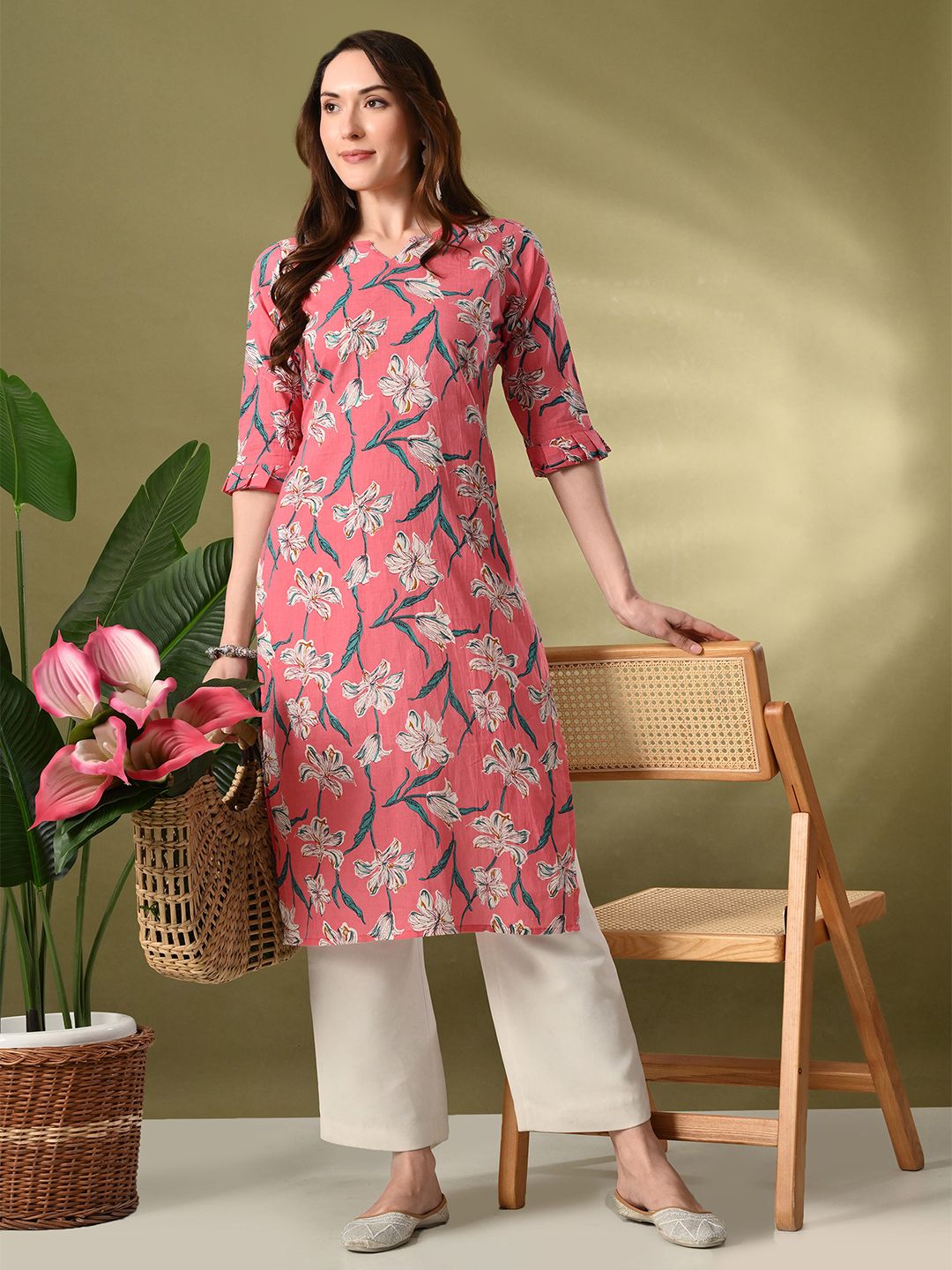 Lavantika Floral Printed Notch-Neck Straight Cotton Kurta