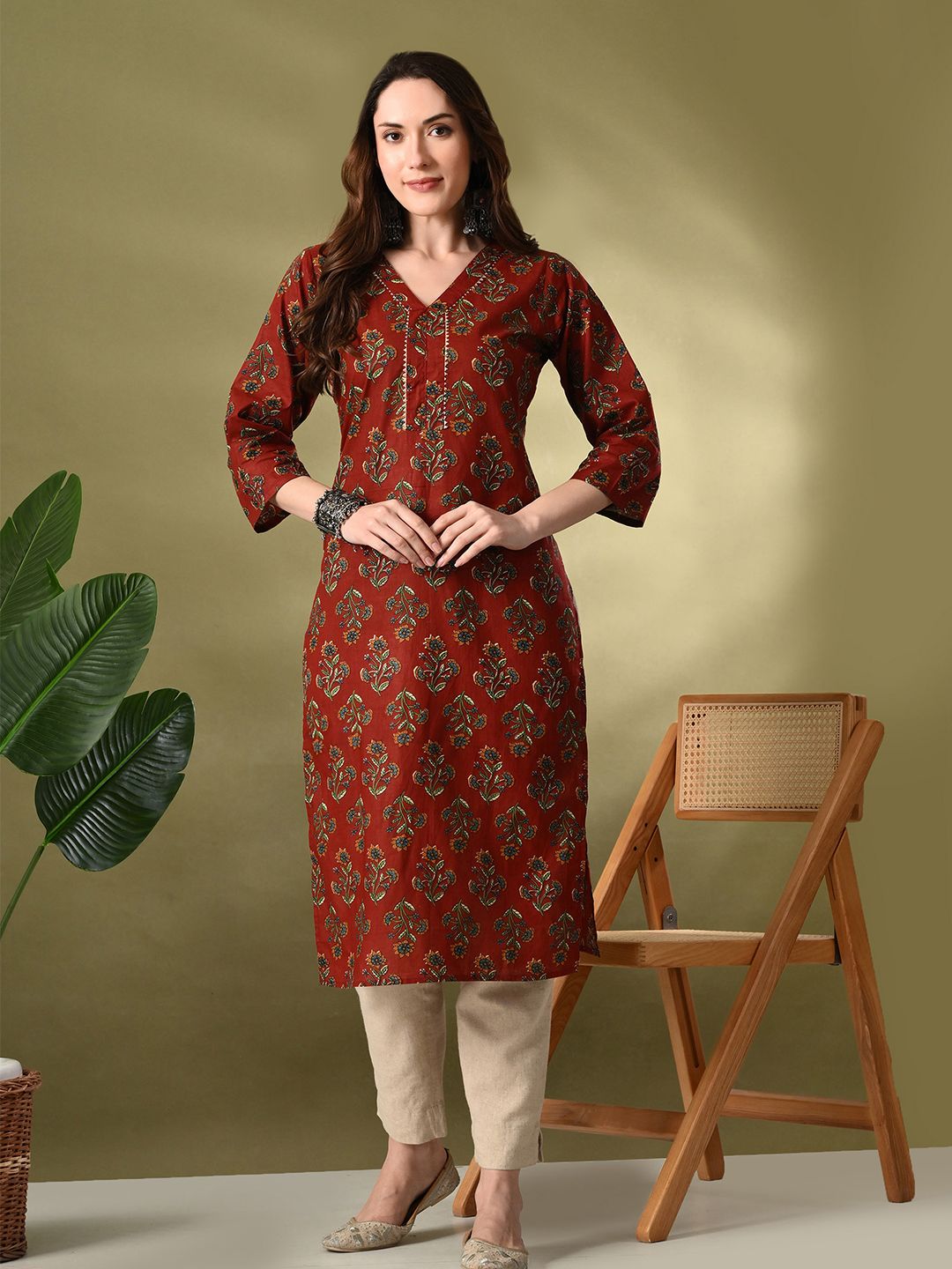 Lavantika Floral Printed V-Neck Pure Cotton Straight Kurta