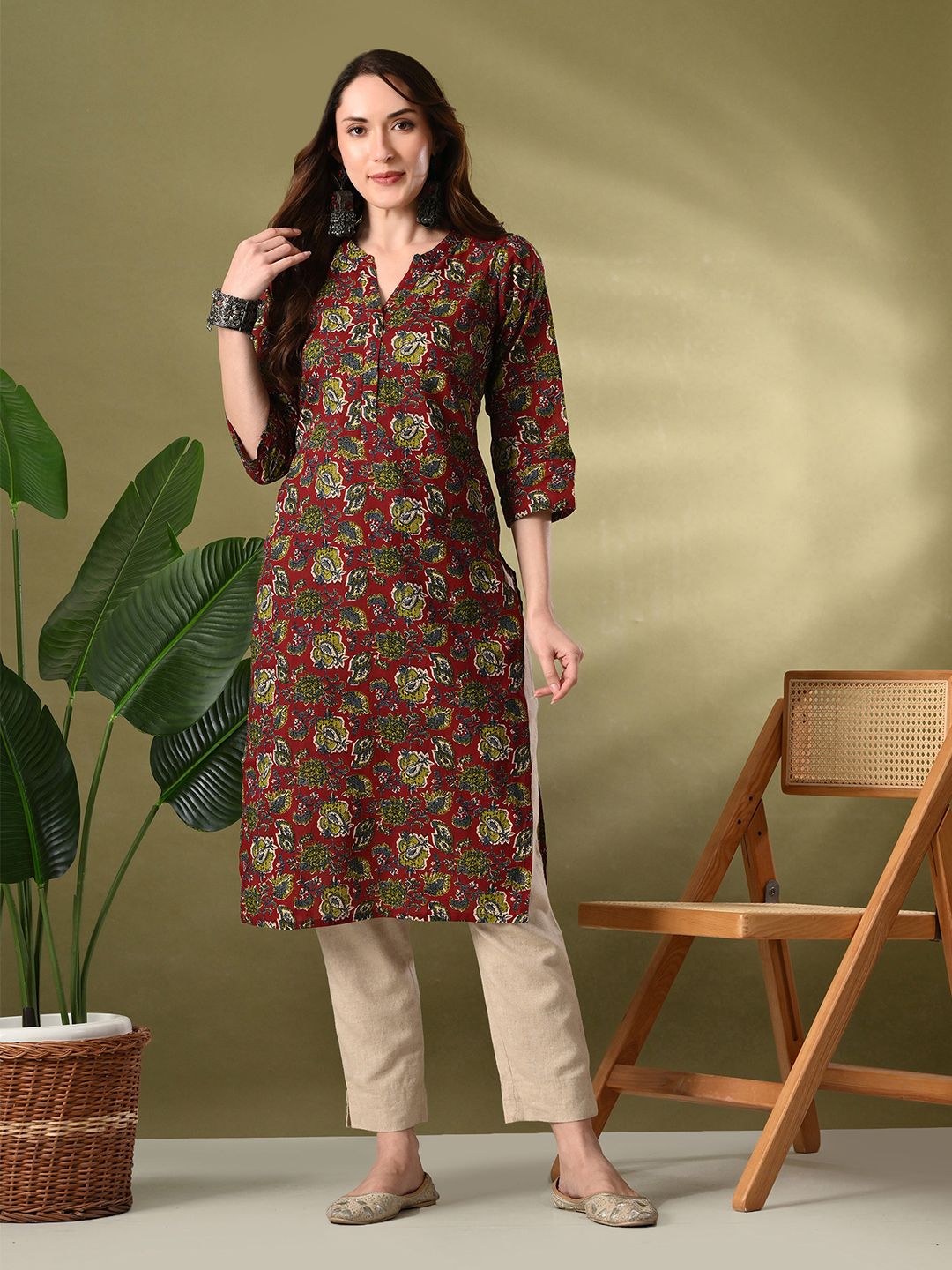 Lavantika Floral Printed Mandarin Collar Straight Pure Cotton Kurta