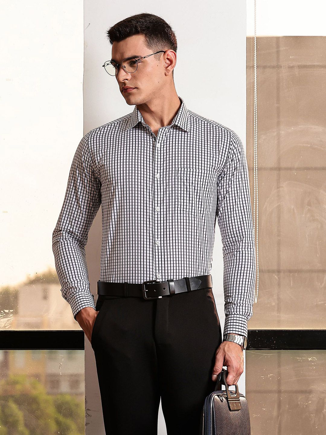 INVICTUS Men Premium Slim Fit Tartan Checked Spread Collar Cotton Casual Shirt