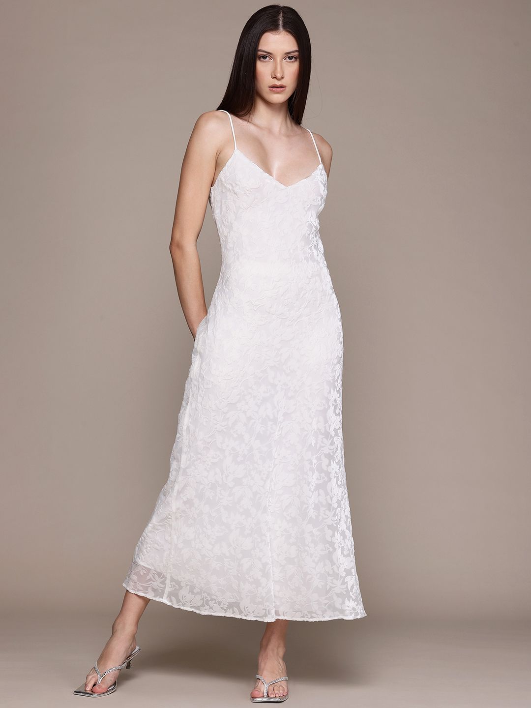 Floral Design Velvet Finish Backless Maxi Dress