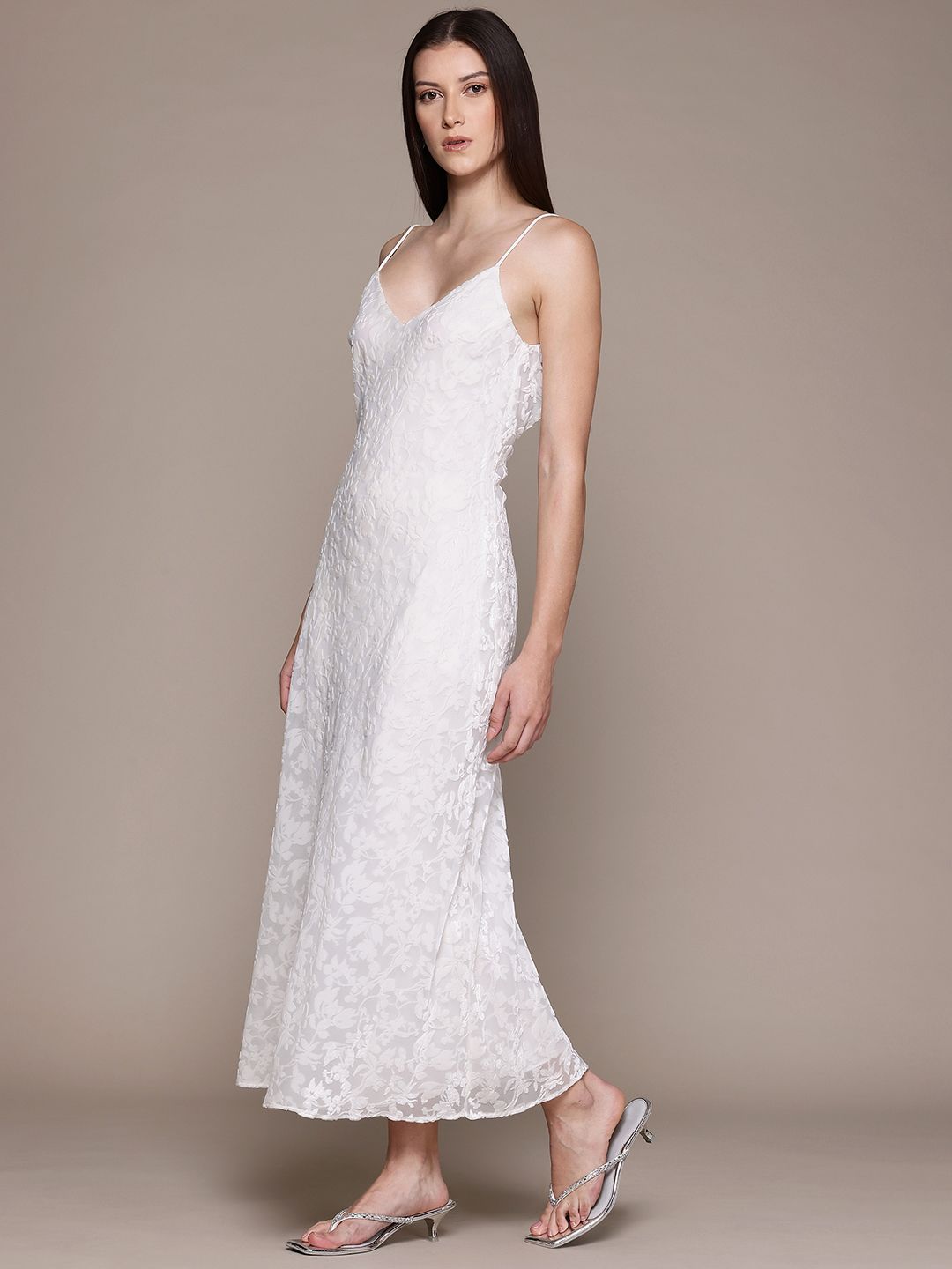 Floral Design Velvet Finish Backless Maxi Dress