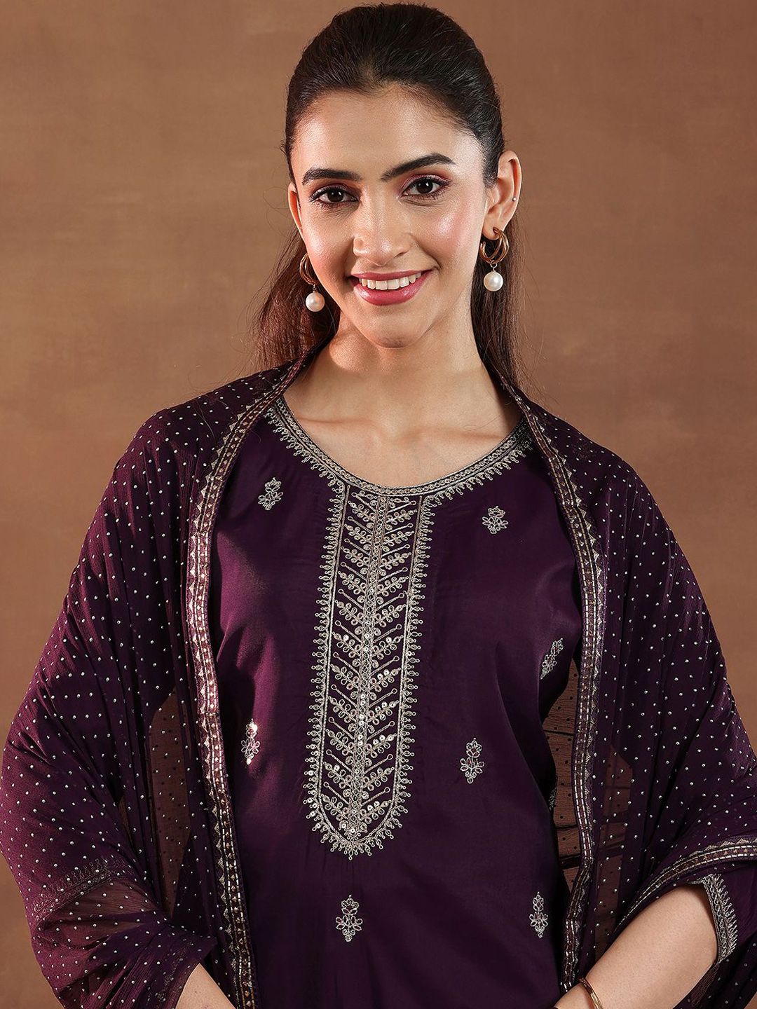 Gerua By Libas Gerua By Libas Women Floral Embroidered Regular Kurta with Trousers & With Dupatta