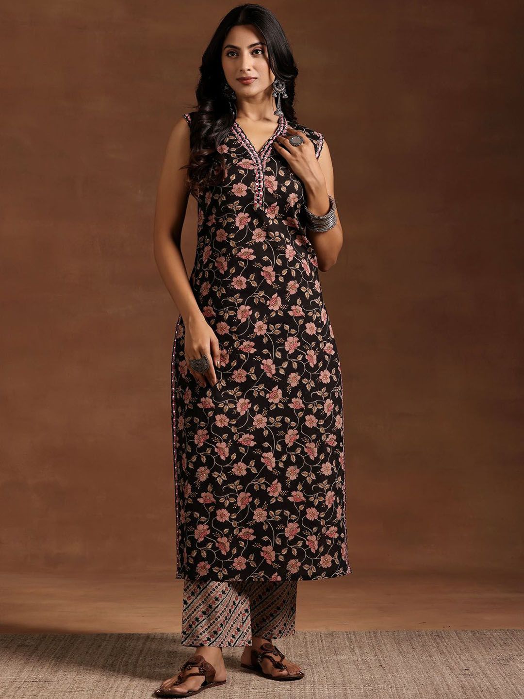 Libas Libas Women Floral Printed Regular Mirror Work Kurta with Trousers