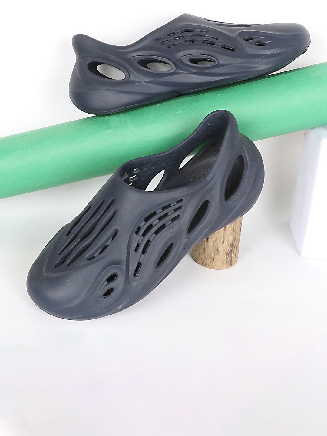 Aqualite Men Rubber Clogs