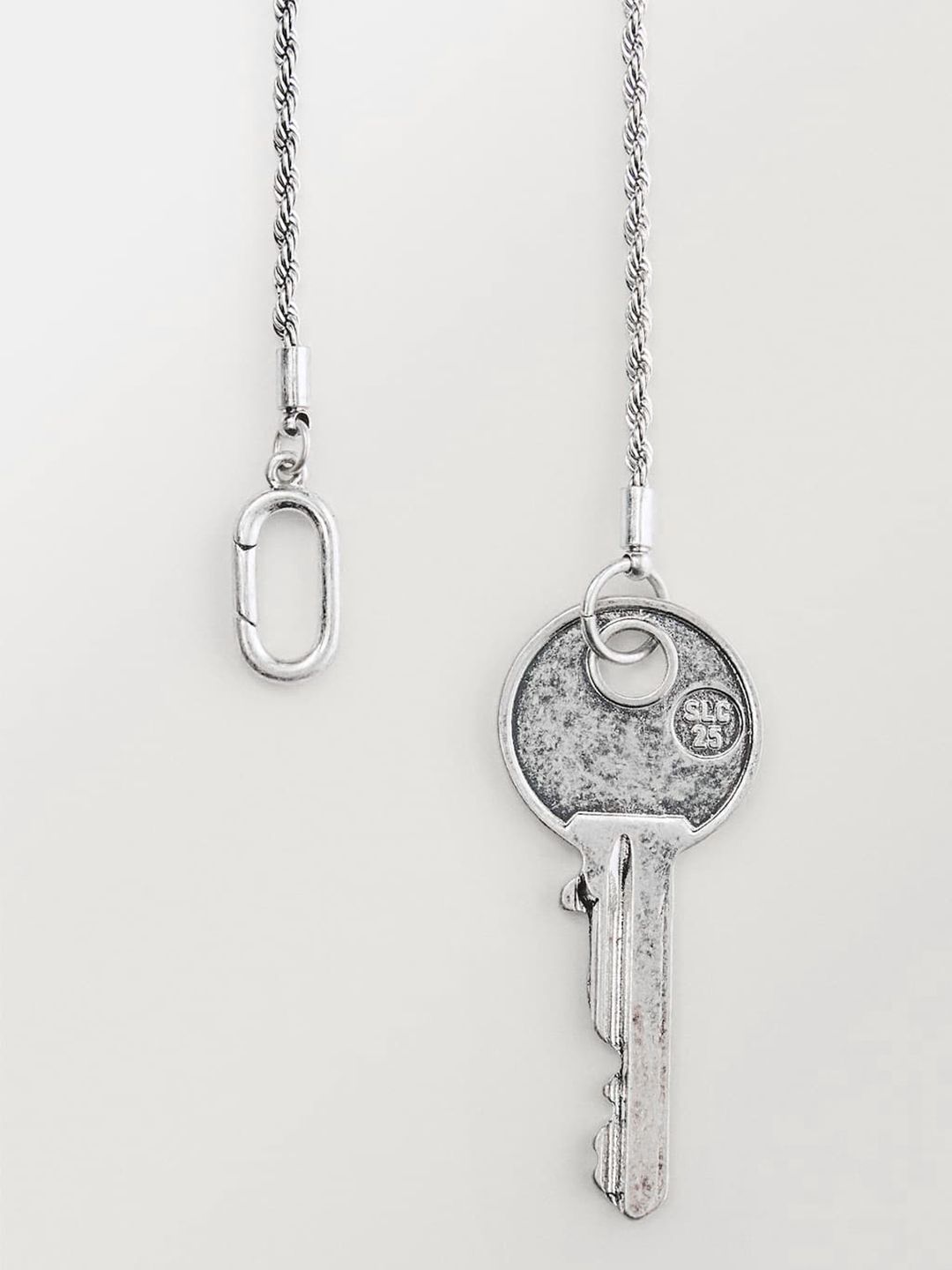 Key Pendant Chain