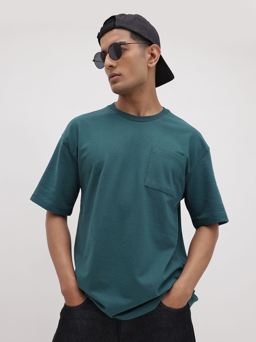The Roadster Lifestyle Co. Men Solid T-shirt