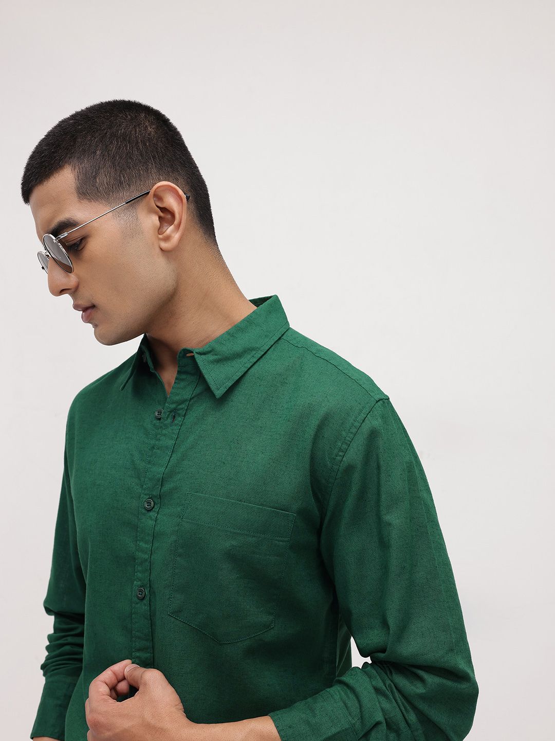 The Roadster Lifestyle Co. Solid Cotton Linen Regular Fit Shirt