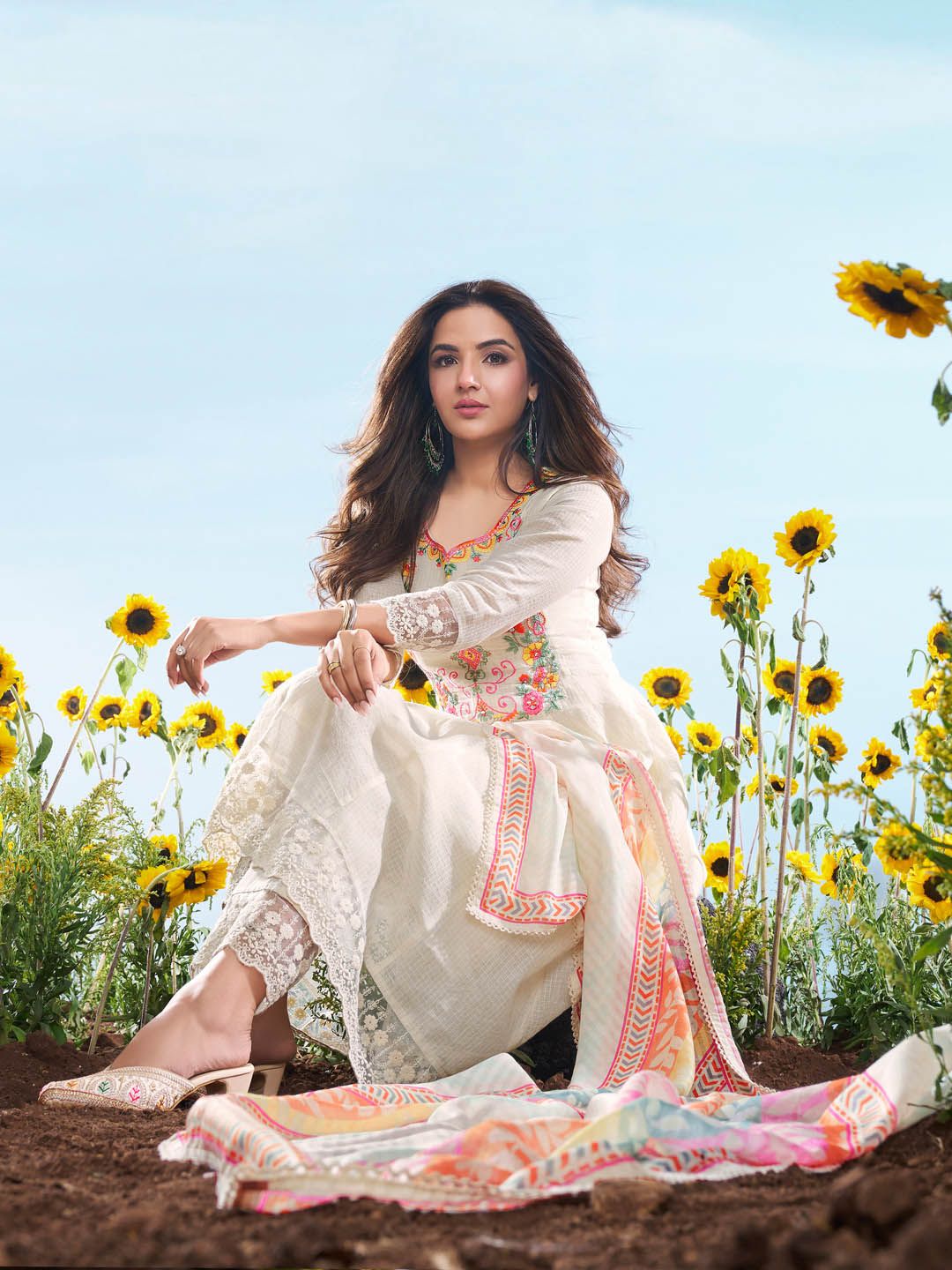 Women Embroidered Kurta set Inddus Women Floral Embroidered Regular Thread Work Kurta with Trousers & With Dupatta