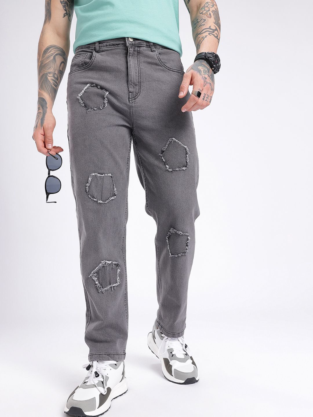 glitchez Men Relaxed Fit Applique Frayed Stretchable Jeans